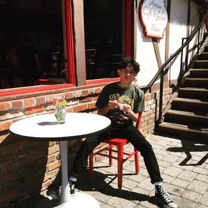 Meet your Posher, Christian